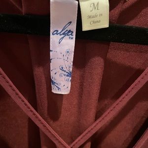 Alya maroon top size m